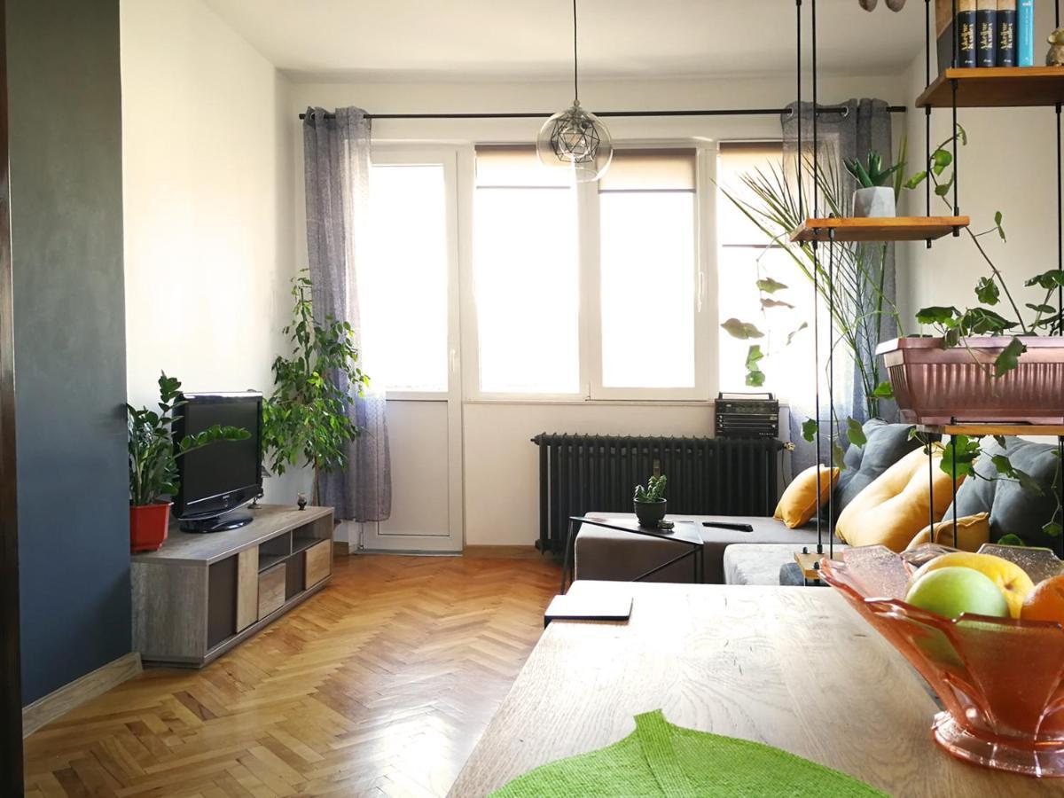 Sunny Downtown Apartment For 4 София Экстерьер фото
