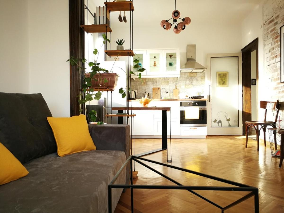 Sunny Downtown Apartment For 4 София Экстерьер фото